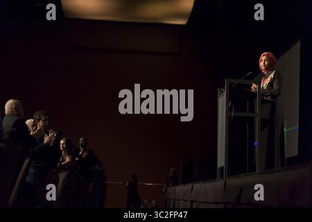 25 maggio 2019 - Bellevue, Washington, Stati Uniti - il rappresentante ILHAN OMAR parla a una raccolta fondi del Ramadan a Bellevue, Washington, sabato 25 maggio 2019. Omar ha condotto l'evento tenuto dal Council on American-Islamic Relations per finanziare la sicurezza e la sicurezza per moschee e scuole islamiche a Washington. (Immagine di credito: © Paul Christian Gordon/ZUMA Wire) Foto Stock