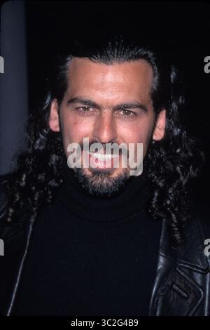 Mar 28, 2000; Los Angeles, CA, Stati Uniti d'America; attore Oded Fehr @ 'alta fedeltà " movie premiere.. (Credito Immagine: Chris Delmas/ZUMA filo) Foto Stock
