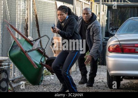 DATA DI USCITA: 25 ottobre 2019 TITOLO: Black and Blue STUDIO: Screen Gems DIRECTOR: Deon Taylor TRAMA: "Black and Blue" è un thriller d'azione su un poliziotto novellino (Naomie Harris) che inavvertitamente cattura l'omicidio di una giovane spacciatrice di droga sulla sua videocamera. PROTAGONISTA: TYRESE GIBSON nel ruolo di Milo 'mouse' Jackson, NAOMIE HARRIS nel ruolo di Alicia West. (Immagine di credito: © Screen Gems/Entertainment Pictures/ZUMAPRESS.com) Foto Stock