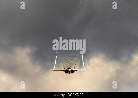 22 giugno 2019 - Bagotville, Quebec, Canada - Capitano Andrew Dojo Olson, pilota di F-35A Lightning II Demonstration Team, sorvola il Bagotville International Air Show in Quebec, Canada, 22 giugno 2019. Il team si è esibito in entrambi i giorni dello show aereo. (Immagine di credito: © U.S. Air Force/ZUMA Wire/ZUMAPRESS.com) Foto Stock