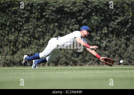 13 luglio 2019 - Chicago, il, USA - i Chicago Cubs lasciarono Kyle Schwarber per ma non riuscirono a ricevere un colpo da Kevin Newman dei Pittsburgh Pirates nel settimo inning al Wrigley Field di Chicago sabato 13 luglio 2019. I Cubs hanno vinto 10-4. (Immagine di credito: © TNS via cavo ZUMA) Foto Stock