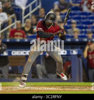 28 luglio 2019, Miami, FL, Stati Uniti: il centro degli Arizona Diamondbacks, l'esterno Jarrod Dyson (1), sfugge al secondo inning contro i Miami Marlins domenica 28 luglio 2019 al Marlins Park di Miami, Flag. (Credit Image: © TNS via ZUMA Wire) Foto Stock