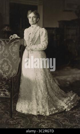 22 ottobre 2016, Stati Uniti: IDA Saxton McKinley (1847-1907), First Lady of the United States 1897-1901, moglie del presidente degli Stati Uniti William McKinley, full-length Portrait, 1900 (Credit Image: © JT Vintage/Glasshouse via ZUMA Wire) Foto Stock