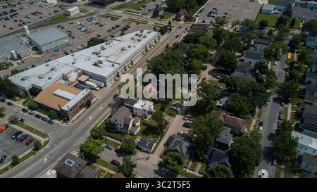 18 giugno 2019, Grand Rapids, Michigan, USA: Una vista aerea di Viant, un produttore di dispositivi medici situato nel quartiere John Ball di Grand Rapids, Michigan, martedì 18 giugno 2019. I residenti di Grand Rapids sono esposti ad alti rischi di cancro dovuti alla respirazione di gas altamente tossico di ossido di etilene. L'inquinamento è stato causato da Viant, un produttore di dispositivi medici situato vicino a quartieri densamente popolati, sul bordo sud del centro di Grand Rapids. I funzionari del Michigan hanno citato Viant e la società ha annunciato che cesserà di utilizzare ossido di etilene entro la fine del 2019. (Immagine di credito: © TNS via cavo ZUMA) Foto Stock