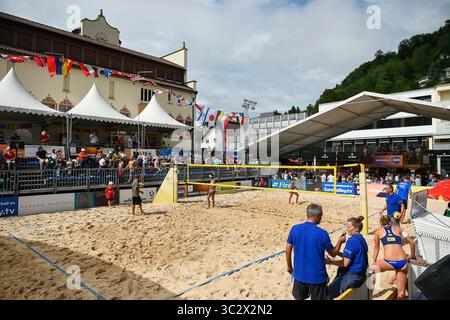 10 agosto 2019, Vaduz, Vaduz, Liechtenstein: Vista generale del campo centrale durante la partita dei quarti di finale del torneo FIVB Beach Volleyball World Tour Star-1. (Immagine di credito: © Bruno De Carvalho/immagini SOPA tramite filo ZUMA) Foto Stock