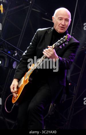 August 18, 2019, London, United Kingdom of Great Britain and Northern Ireland: Singer Midge Ure perfoming at the Rewind South Festival on August 18 2019 in Henley-on-Thames, England  (Credit Image: © Famous/Ace Pictures via ZUMA Press) Foto Stock
