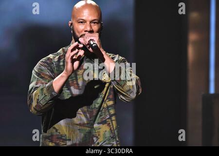 25 agosto 2019, Newark, New Jersey, USA: COMMON si esibisce al Black Girls Rock Awards show alla NJPAC. (Immagine di credito: © Ricky Fitchett/ZUMA Wire) Foto Stock