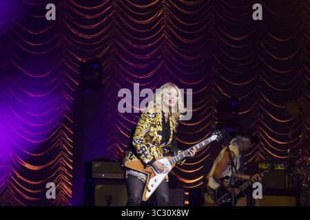 Agosto 27, 2019, Chula Vista, California, U.S: Nancy Wilson della rock band cuore suona dal vivo sul palco durante il loro amore vivo Tour a North Island Credit Union anfiteatro. (Credito Immagine: © KC Alfred/ZUMA filo) Foto Stock