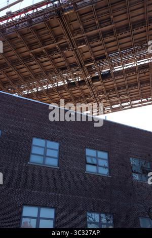 sotto il ponte di brooklyn Foto Stock