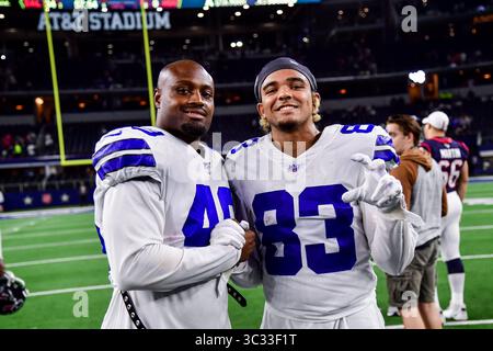 24 agosto 2019: Il fullback dei Dallas Cowboys Jamize Olawale (49) e il wide receiver dei Dallas Cowboys Jalen Guyton (83) durante una partita di football tra Houston Texans e Dallas Cowboys all'AT&T Stadium di Arlington, Texas. .Manny Flores/CSM Foto Stock