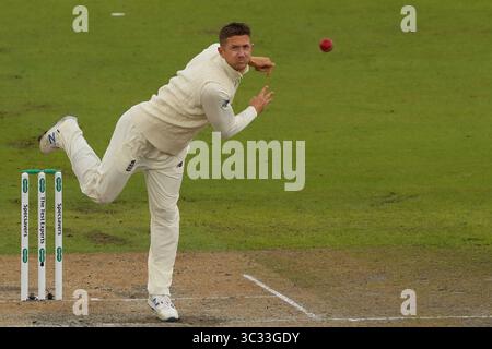 MANCHESTER, INGHILTERRA. 5 SETTEMBRE 2019: Joe Denly, Inghilterra, bowling durante il secondo giorno del 4° Specsavers Ashes test Match, all'Old Trafford Cricket Ground, Manchester, Inghilterra. (Immagine di credito: &Copy; ESPA Photo Agency/CSM via ZUMA Wire) Foto Stock