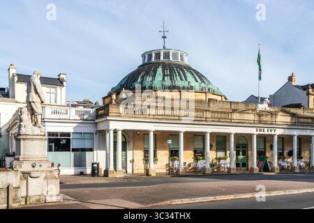 The Ivy Montpellier Brasserie Restaurant in Montpellier Rotunda, Cheltenham, Gloucestershire, Inghilterra Regno Unito Foto Stock