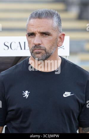 Caxias, Lisbona, Portogallo. 25 luglio 2025. Allenatore sportivo del Portogallo RUI BORGES prima dell'inizio della partita per il Trofeu 5 Violinos tra Sporting e Villarreal all'Estadio Nacional (immagine di credito: © Alexandre de Sousa/ZUMA Press Wire) SOLO PER USO EDITORIALE! Non per USO commerciale! Foto Stock