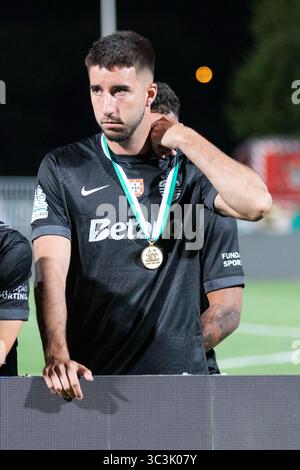 Caxias, Lisbona, Portogallo. 25 luglio 2025. Difensore sportivo portoghese GONCALO INACIO (25) alla fine della partita per il Trofeu 5 Violinos tra Sporting e Villarreal all'Estadio Nacional (Credit Image: © Alexandre de Sousa/ZUMA Press Wire) SOLO PER USO EDITORIALE! Non per USO commerciale! Foto Stock