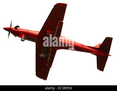 Aereo rosso monomotore ad ala bassa isolato Foto Stock