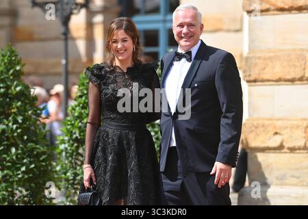 Alexander Herrmann mit Ehefrau Maxi Friedrichs. Eroeffnung der Bayreuther Richard Wagner Festspiele 2025. Roter Teppich AM 25.07.2025. Gruener Huegel, *** Alexander Herrmann con moglie Maxi Friedrichs inaugurazione del Bayreuth Richard Wagner Festival 2025 Red carpet on 25 07 2025 Gruener Huegel, Foto Stock