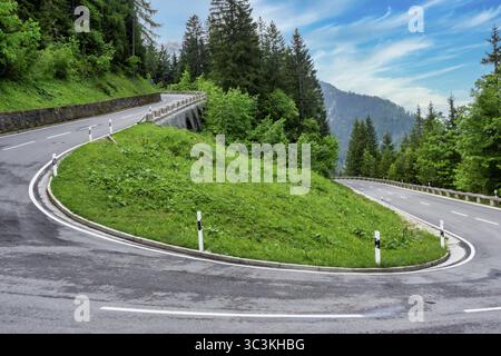 Strada di campagna in Berchtesgadener Land, Baviera, Germania Foto Stock