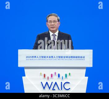 Shanghai, Cina. 26 luglio 2025. Il Premier cinese li Qiang si presenta alla cerimonia di apertura della World ai Conference 2025 e della riunione ad alto livello sulla governance globale dell'intelligenza artificiale a Shanghai, Cina orientale, 26 luglio 2025. Crediti: Wang Ye/Xinhua/Alamy Live News Foto Stock