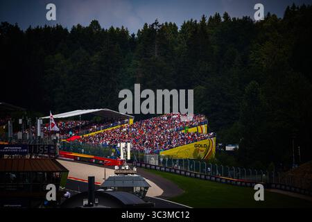 Public/Tifosi/fan/Grandstand, durante il GP del Belgio, Spa-Francorchamps 24-27 luglio 2025 Campionato del mondo di Formula 1 2025. Foto Stock