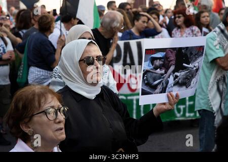 Milano, Italia. 26 luglio 2025. Corteo Pro palestina porta venezia Milano - Italia - Cronaca sabato, 24 luglio, 2025 (foto di Marco Ottico/Lapresse) processione pro-Palestina a porta Venezia Milano - Italia - News sabato, 26 luglio, 2025 (foto di Marco Ottico/Lapresse) crediti: LaPresse/Alamy Live News Foto Stock