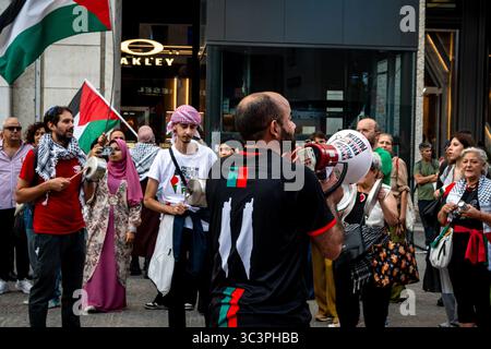 Milano, Italia. 26 luglio 2025. Ferma il genocidio in Palestina. Raduno pro-Palestina. Milano, Italia. 26 luglio 2025. Crediti: Uara/Alamy Live News Foto Stock
