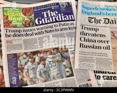 I giornali britannici riferiscono che Trump minaccia le tariffe secondarie imposte a quei paesi che continuano a pagare per la Russia, a meno che Putin non ponga fine alla guerra entro 50 giorni Foto Stock