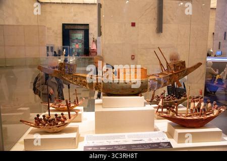 Egitto, Cairo, Museo Nazionale della civiltà Egizia: Modello di barca, dalla tomba di Amenofi II. Foto Stock
