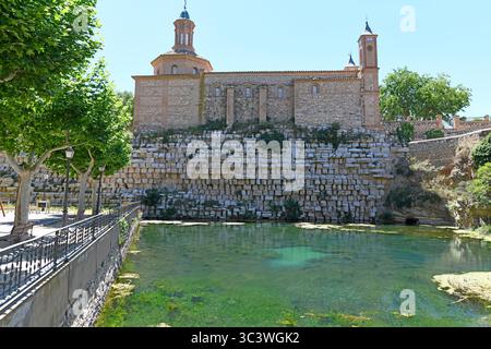 Muel, Virgen de la Fuente hermitage (XVIII secolo) sulla cima di una diga romana (i secolo a.C. e i secolo d.C.). Saragozza, Aragón, Spagna. Foto Stock