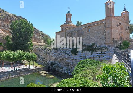 Muel, Virgen de la Fuente hermitage (XVIII secolo) sulla cima di una diga romana (i secolo a.C. e i secolo d.C.). Saragozza, Aragón, Spagna. Foto Stock