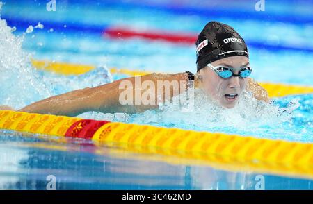 Singapore. 28 luglio 2025. Alex Walsh degli Stati Uniti gareggia durante la finale femminile di 200 m individuale di nuoto ai Campionati mondiali di nuoto a Singapore, 28 luglio 2025. Crediti: Xue Yuge/Xinhua/Alamy Live News Foto Stock