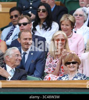 LONDRA, INGHILTERRA - 3 LUGLIO: Carlo Nero e Joely Richardson, Vernon Kay e Tess Daly si siedono nella Royal Box mentre partecipano alla seconda giornata dei Campionati di tennis di Wimbledon all'All England Lawn Tennis and Croquet Club il 3 luglio 2018 a Londra, Inghilterra...persone: Carlo Nero e Joely Richardson (immagine di credito: © SMG via ZUMA Wire) Foto Stock