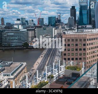 London Bridge e la città di Londra Foto Stock