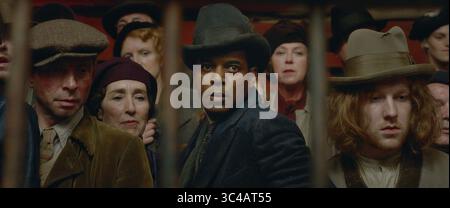 DATA DI USCITA: 16 novembre 2018 TITOLO: Fantastic Beasts: The Crimes of Grindelwald STUDIO: Heyday Films REGISTA: David Yates TRAMA: Ithe secondo capitolo della serie "Fantastic Beasts" ambientata nel Wizarding World di J.K. Rowling con le avventure del magizoologo Newt Scamander. PROTAGONISTA: Scena. (Immagine di credito: © Heyday Films/Entertainment Pictures/ZUMAPRESS.com) Foto Stock