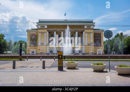 Almaty, Kazakistan - 12 giugno 2025 - Almaty Opera House Foto Stock