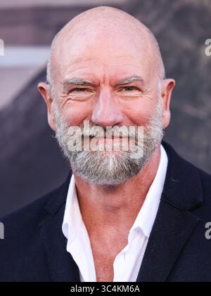 Los Angeles, Stati Uniti. 28 luglio 2025. LOS ANGELES, CALIFORNIA, USA - LUGLIO 28: L'attore e autore scozzese Graham McTavish arriva alla prima di Los Angeles della prima stagione di STARZ 'Outlander: Blood of My Blood', tenutasi presso il DGA Theater Complex presso la Directors Guild of America il 28 luglio 2025 a Los Angeles, California, Stati Uniti. (Foto di Xavier Collin/Image Press Agency) credito: Image Press Agency/Alamy Live News Foto Stock