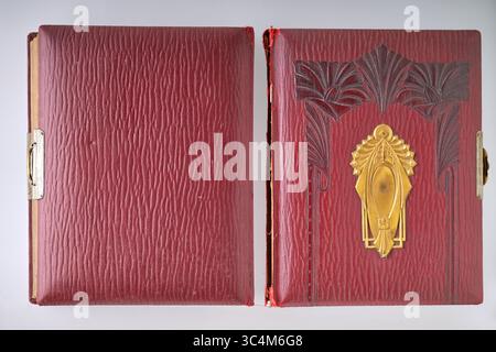 Copertina e retro di un fotolibro Art Deco antico e vintage Foto Stock