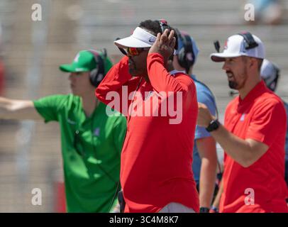 7 settembre 2018 - Houston, Texas, Stati Uniti - l'allenatore degli Arizona Wildcats Kevin Sumlin guarda durante la partita al TDECU Stadium di Houston, Texas, gli Houston Cougars vincono gli Arizona Wildcats 45-18. (Immagine di credito: © Maria Lysaker/ZUMA Wire) Foto Stock