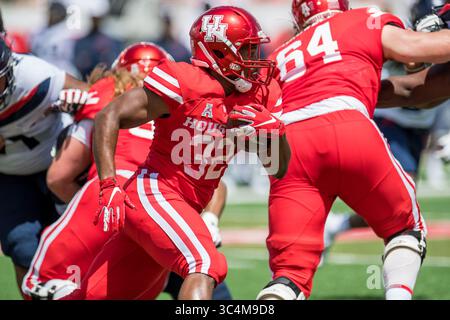 8 settembre 2018: Il running back degli Houston Cougars Kevrin Justice (32) porta la palla durante il terzo quarto di una partita di football NCAA tra gli Arizona Wildcats e gli Houston Cougars al TDECU Stadium di Houston, Texas. Houston ha vinto la partita 45 a 18...Trask Smith/CSM(Credit Image: &Copy; Trask Smith/CSM via ZUMA Wire) Foto Stock