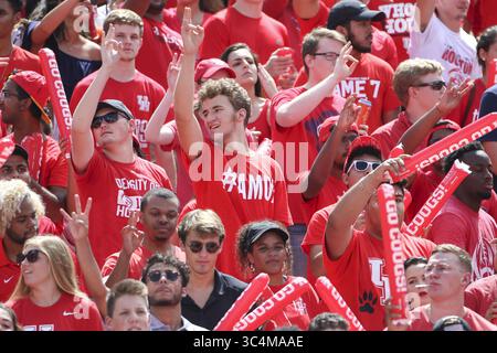 8 settembre 2018 - Houston, USA - sezione studentesca degli Houston Cougars durante una partita di football NCAA tra Houston e Arizona sabato 8 settembre 2018 a Houston, Texas. (Immagine di credito: © Scott Coleman/ZUMA Wire) Foto Stock