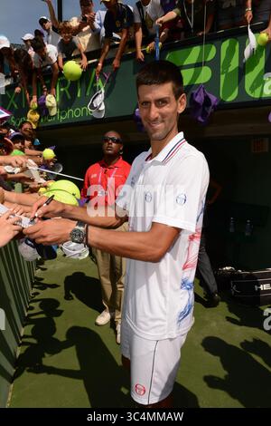 31 marzo 2012 - Key Biscayne, Florida, Stati Uniti d'America - KEY BISCAYNE, FL - 01 APRILE: Novak Djokovic della Serbia sconfigge Andy Murray della Gran Bretagna nella finale maschile del 14° giorno del Sony Ericsson Open al Crandon Park Tennis Center il 1° aprile 2012 a Key Biscayne, Florida....persone: Novak Djokovic. (Immagine di credito: © SMG via ZUMA Wire) Foto Stock