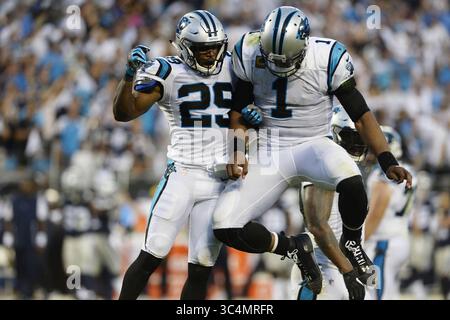 9 settembre 2018 - Charlotte, NC, USA - il defensive back dei Carolina Panthers Mike Adams (29) e il quarterback Cam Newton (1) festeggiano un turnover dei Dallas Cowboys domenica 9 settembre 2018 al Bank of America Stadium di Charlotte, N.C. (immagine di credito: © David T. Foster III/Charlotte Observer/TNS via ZUMA Wire) Foto Stock