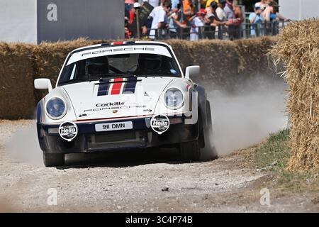 Adrian Kermode, Porsche 911, Forest Rally Stage, nascita di Stage Rally, nei primi giorni c'era bisogno di resilienza e velocità, Goodwood Foto Stock