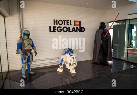 LEGO Minifig Sculptures nella hall dell'hotel con personaggi di Star Wars, Billund, Danimarca, 18 luglio 2018 Foto Stock