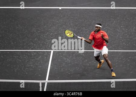 21 settembre 2018 - Chicago, Illinois, Stati Uniti - FRANCES TIAFOE degli Stati Uniti colpisce un tiro di avvicinamento contro GRIGOR DIMITROV della Bulgaria durante la prima partita del primo giorno della Laver Cup allo United Center di Chicago, Illinois. (Immagine di credito: © Shelley Lipton/ZUMA Wire) Foto Stock