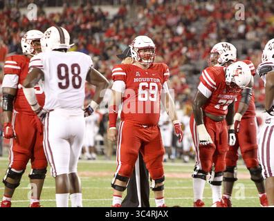 22 settembre 2018 - Houston, USA - l'offensive lineman degli Houston Cougars Will Noble (69) durante una partita di football NCAA tra gli Houston Cougars e i Texas Southern Tigers sabato 22 settembre 2018 a Houston, Texas. (Immagine di credito: © Scott Coleman/ZUMA Wire) Foto Stock
