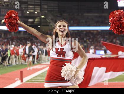 22 settembre 2018 - Houston, USA - Una cheerleader degli Houston Cougars durante il primo tempo di una partita di football NCAA tra gli Houston Cougars e i Texas Southern Tigers sabato 22 settembre 2018 a Houston, Texas. (Immagine di credito: © Scott Coleman/ZUMA Wire) Foto Stock