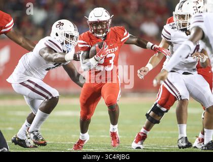 22 settembre 2018 - Houston, USA - il running back degli Houston Cougars Chandler Smith (23) porta la palla durante il primo tempo di una partita di football NCAA tra gli Houston Cougars e i Texas Southern Tigers sabato 22 settembre 2018 a Houston, Texas. (Immagine di credito: © Scott Coleman/ZUMA Wire) Foto Stock