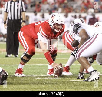 22 settembre 2018 - Houston, USA - l'offensive lineman degli Houston Cougars Will Noble (69) durante una partita di football NCAA tra gli Houston Cougars e i Texas Southern Tigers sabato 22 settembre 2018 a Houston, Texas. (Immagine di credito: © Scott Coleman/ZUMA Wire) Foto Stock