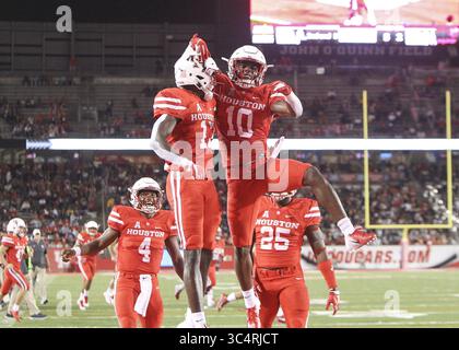 22 settembre 2018 - Houston, USA - gli Houston Cougars festeggiano dopo un touchdown nella prima metà di una partita di football NCAA tra gli Houston Cougars e i Texas Southern Tigers sabato 22 settembre 2018 a Houston, Texas. (Immagine di credito: © Scott Coleman/ZUMA Wire) Foto Stock