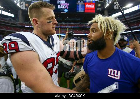 23 settembre 2018: Il defensive end degli Houston Texans J.J. Watt (99) e il wide receiver dei New York Giants Odell Beckham (13) parlano dopo la partita di football tra gli Houston Texans e i New York Giants all'NRG Stadium di Houston, Texas. John Glaser/CSM(immagine di credito: &Copy; John Glaser/CSM tramite cavo ZUMA) Foto Stock